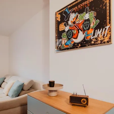 Zentral, Loggia, Tg-platz *