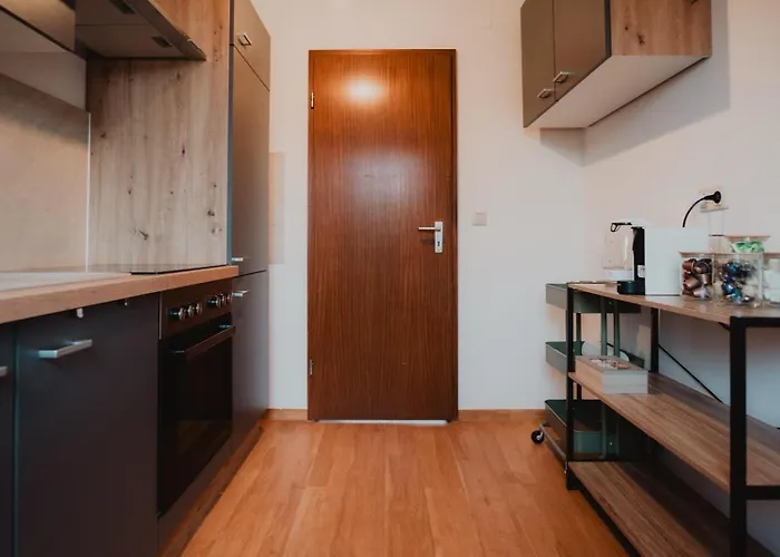 Lejlighed Zentral, Loggia, Tg-platz *